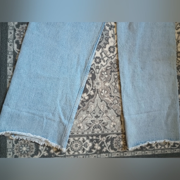 Zara High Rise Baggy Jeans Size 6 Button Fly Light Wash Raw Hem Destroyed - Picture 7 of 14